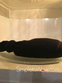 homemade-hot-compress-sock-in-microwave